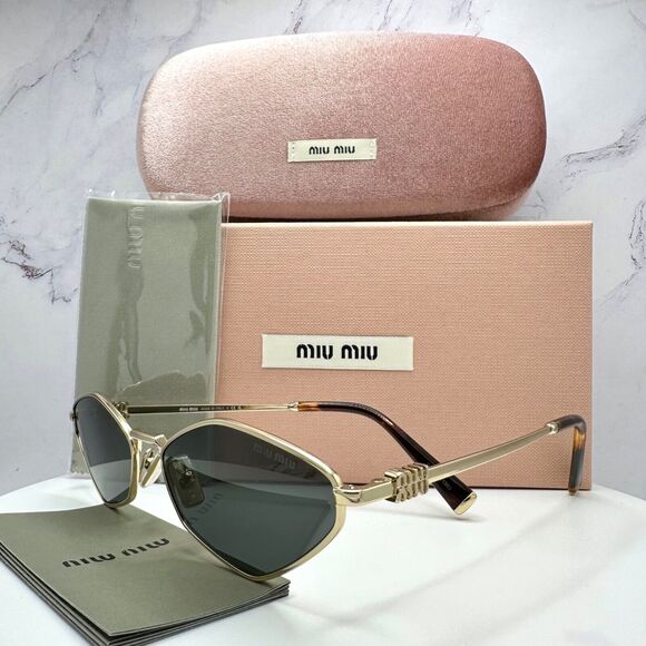 New MIU MIU Sunglasses - Picture 1 of 16